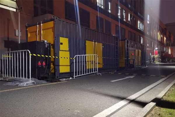 水城柴油发电机组的输出电压是如何调节的？