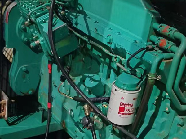 水城如何确定新的发电机组控制系统是否与原系统兼容？