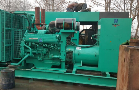 水城发电机组如何判断水冷式机油散热器内部是否需要清洗？